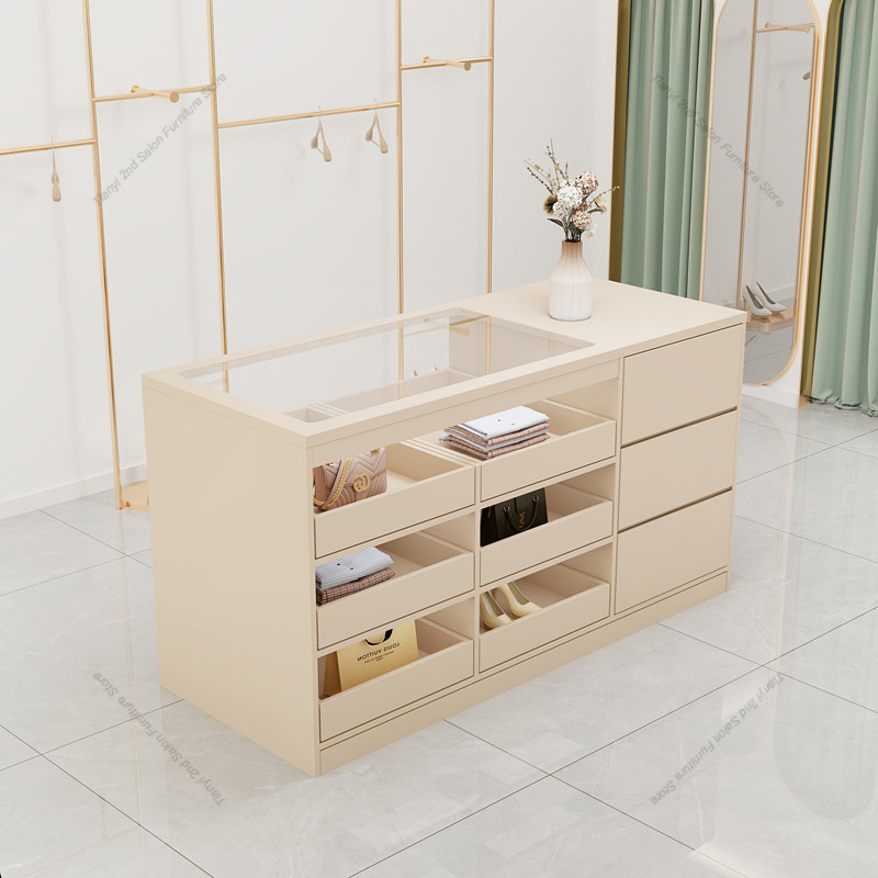 Negozio di Abbigliamento Moder - Office Furniture recensione e prezzo